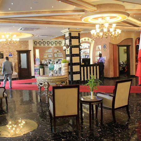 Boulevard Palace Hotel Монровия Экстерьер фото