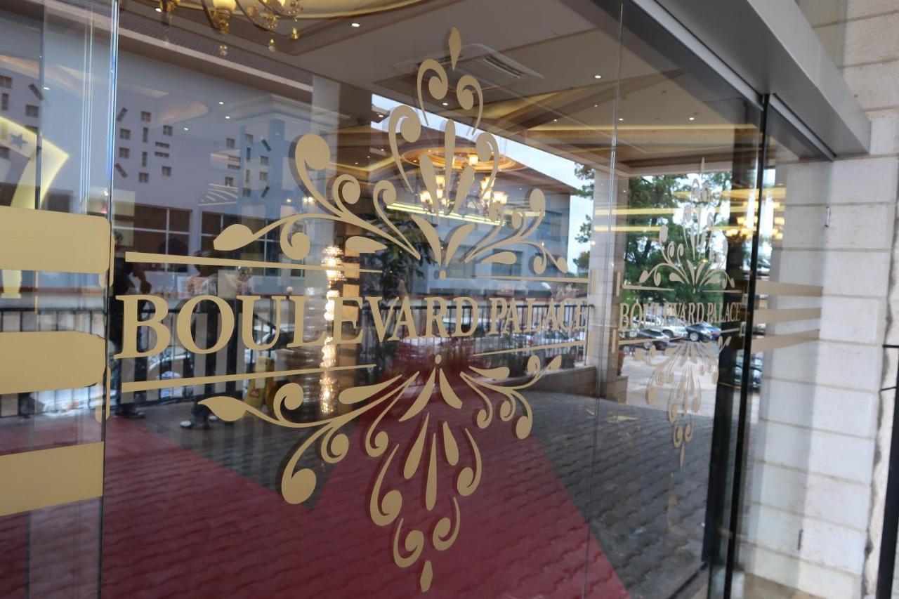 Boulevard Palace Hotel Монровия Экстерьер фото