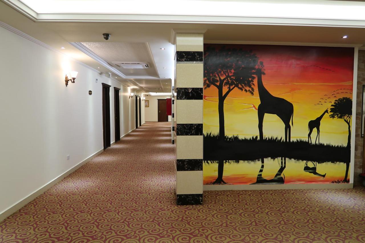 Boulevard Palace Hotel Монровия Экстерьер фото