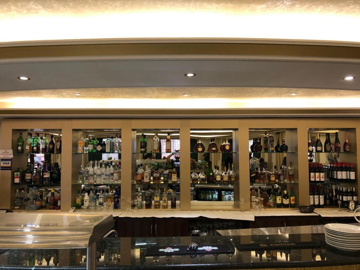 Boulevard Palace Hotel Монровия Экстерьер фото