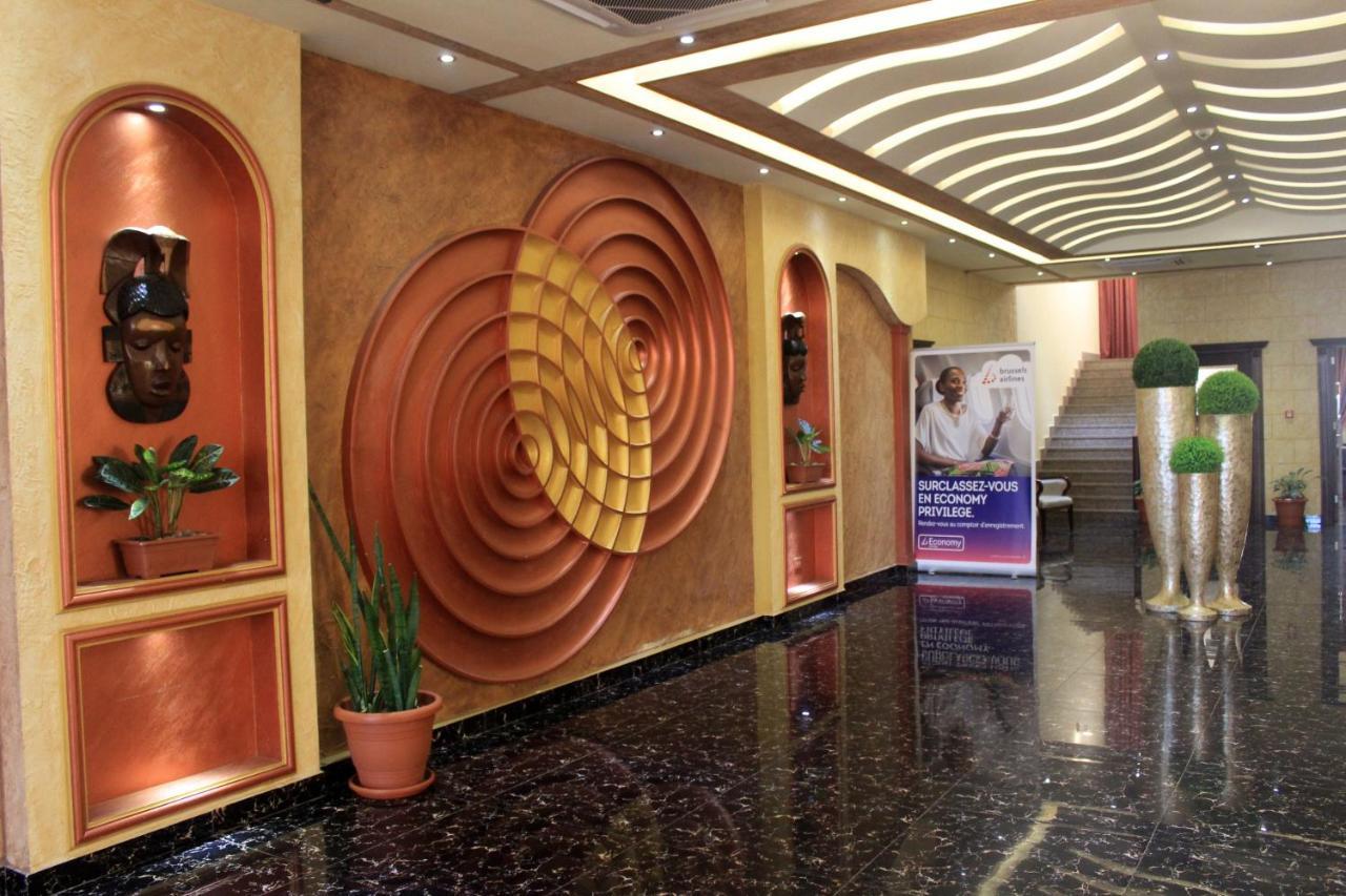 Boulevard Palace Hotel Монровия Экстерьер фото